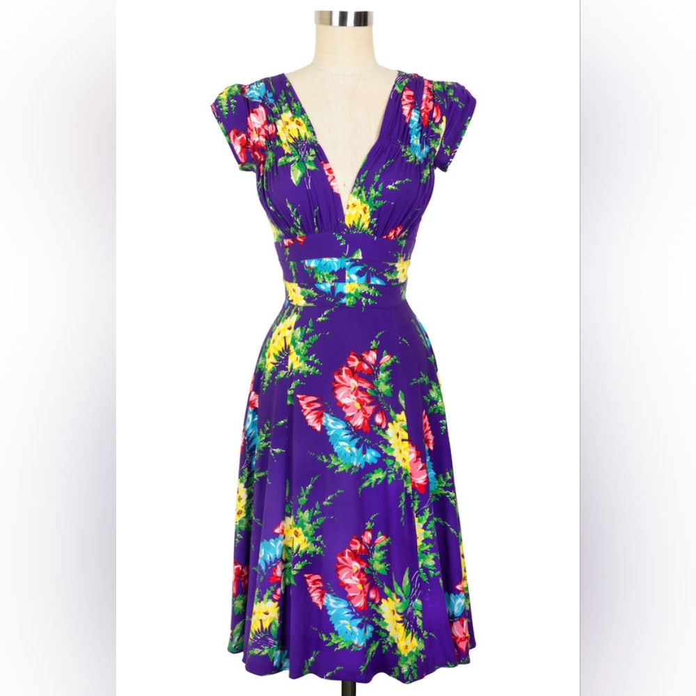 Trashy Diva Bold Bouquet 1940s dress Size 12